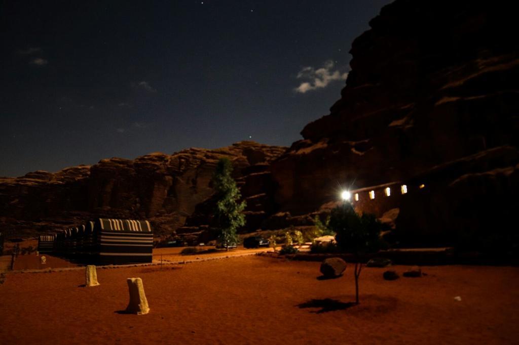 Wadi Rum Light Camp Bagian luar foto