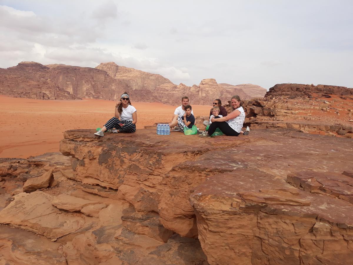 Wadi Rum Light Camp Bagian luar foto